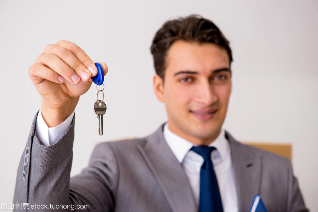 房地產經紀人 開啟新房之旅的鑰匙與向導